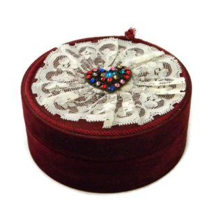 Round Ruby Red Velvet Jewelry Box